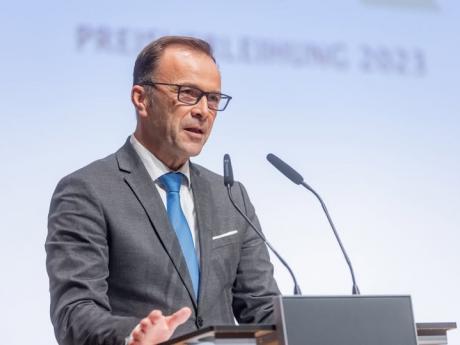 BGM Bernhard Auinger